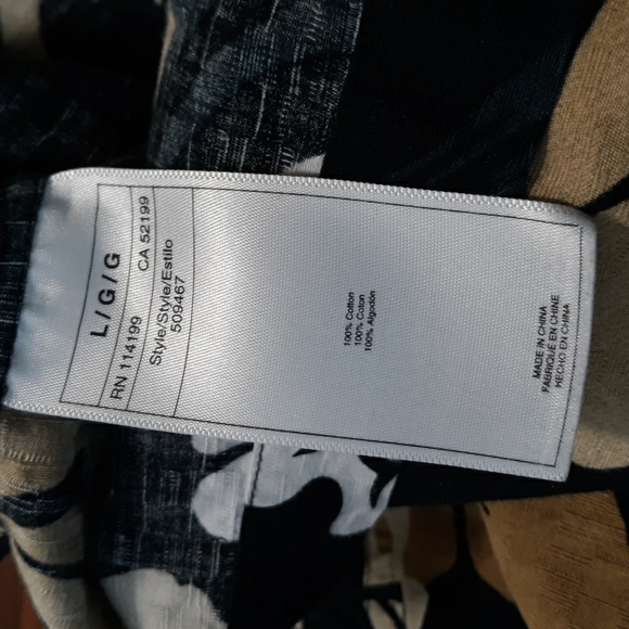 Quiksilver Black and Tan Floral Casual Button Down Shirt - Picture 9 of 10